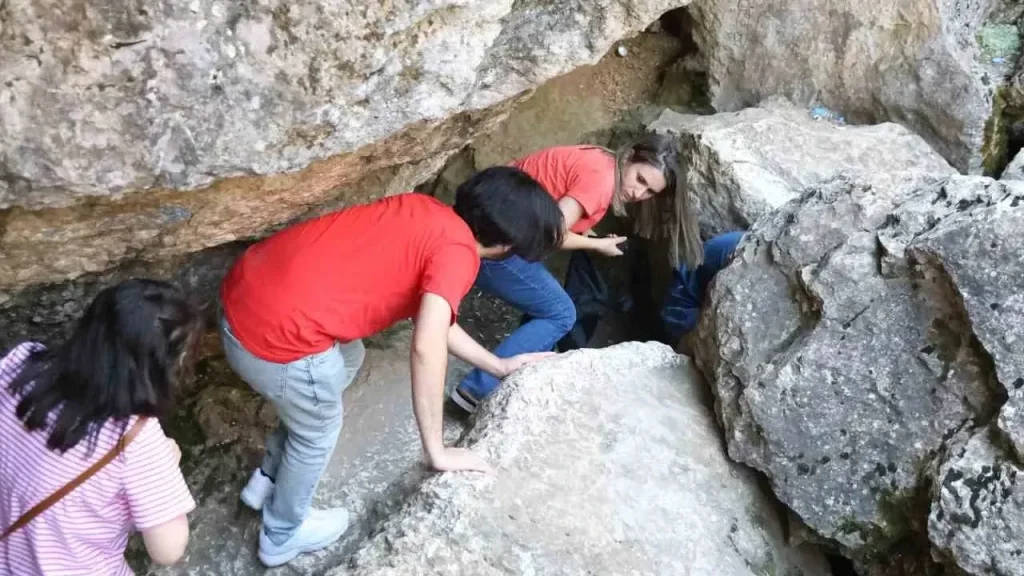 Buzluk Mağarası’nda Sıcağa Karşı Serin Bir Durak