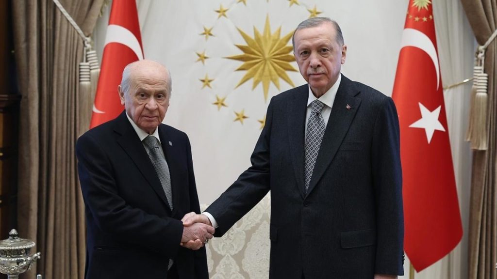 Cumhurbaşkanı Erdoğan ve Bahçeli, Külliye’de kritik görüşme