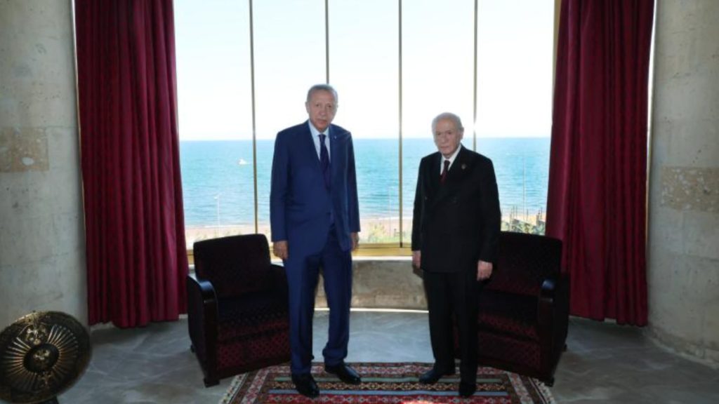 Erdoğan, Ahlat’ta Devlet Bahçeli’yi ziyaret etti