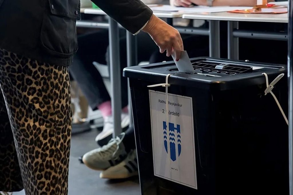 İzlanda’da AB müzakereleri referandumda reddedildi