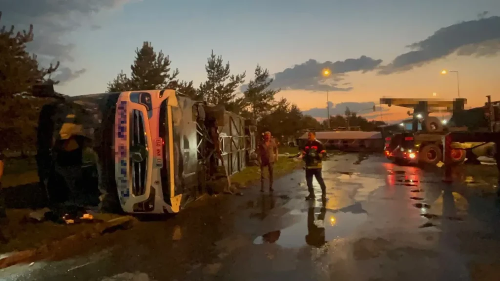 Kayseri’deki kaza: Tanker ve yolcu otobüsü çarpıştı