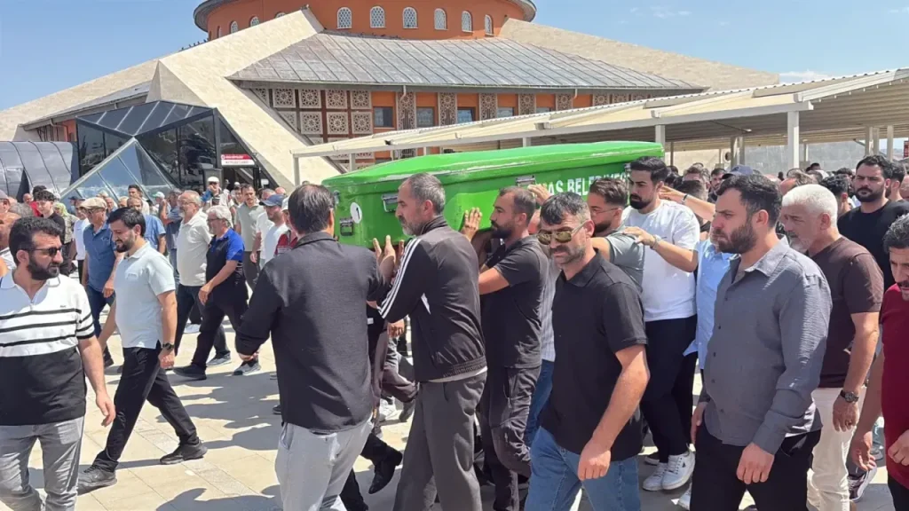 Kaza: Motosikletli sürücü hayatını kaybetti