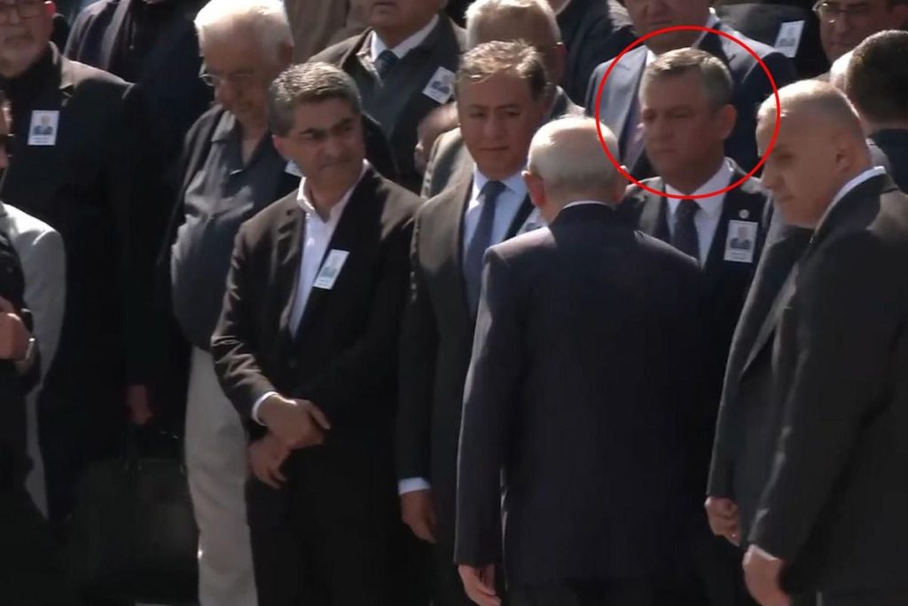 Kılıçdaroğlu-Özel tokalaşması ve Cenaze Töreni Ayrıntıları