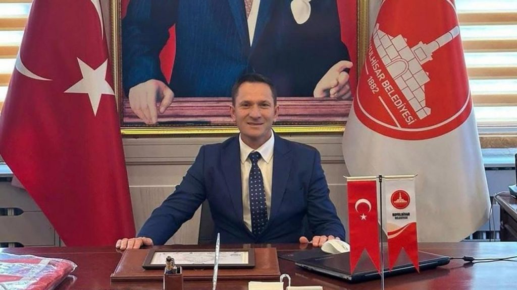 Koyulhisar Belediye Başkanı İstifa Kararını Açıkladı