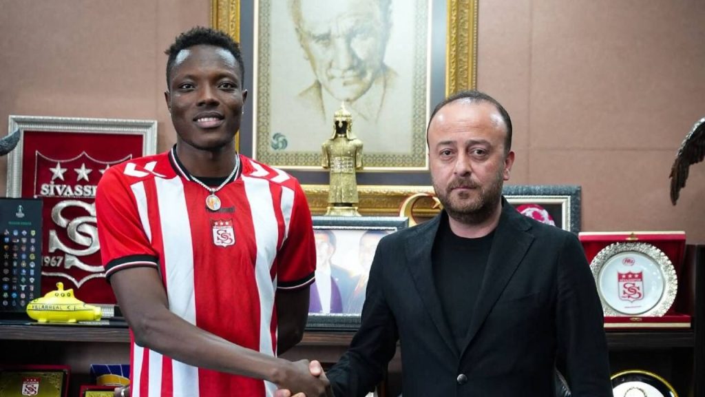 Musah Mohammed ile Sivasspor 2+1 yıllık sözleşme imzaladı