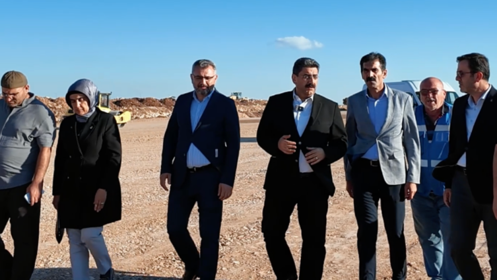 Sivas Nuri Demirağ Havalimanı’ndaki yeni pistte çalışmalar sürüyor