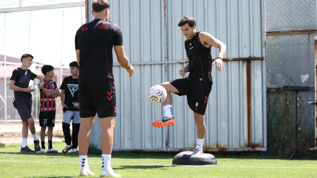 Sivasspor Batman’da 4. hafta için hazırlıklarını sürdürdü