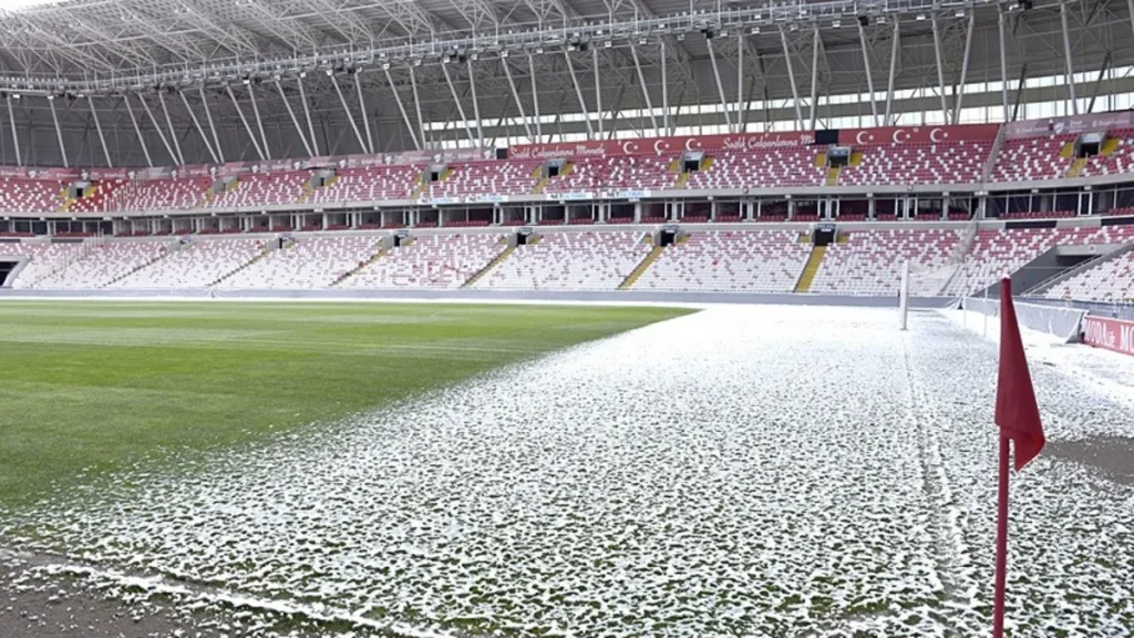 Sivasspor-Fenerbahçe maçı öncesi kar ve zemine dair güncel gelişmeler