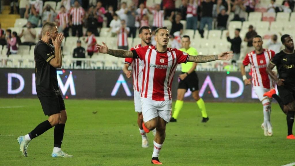 Sivasspor ve Manisa FK 2-2’lik beraberlikle ayrıldı