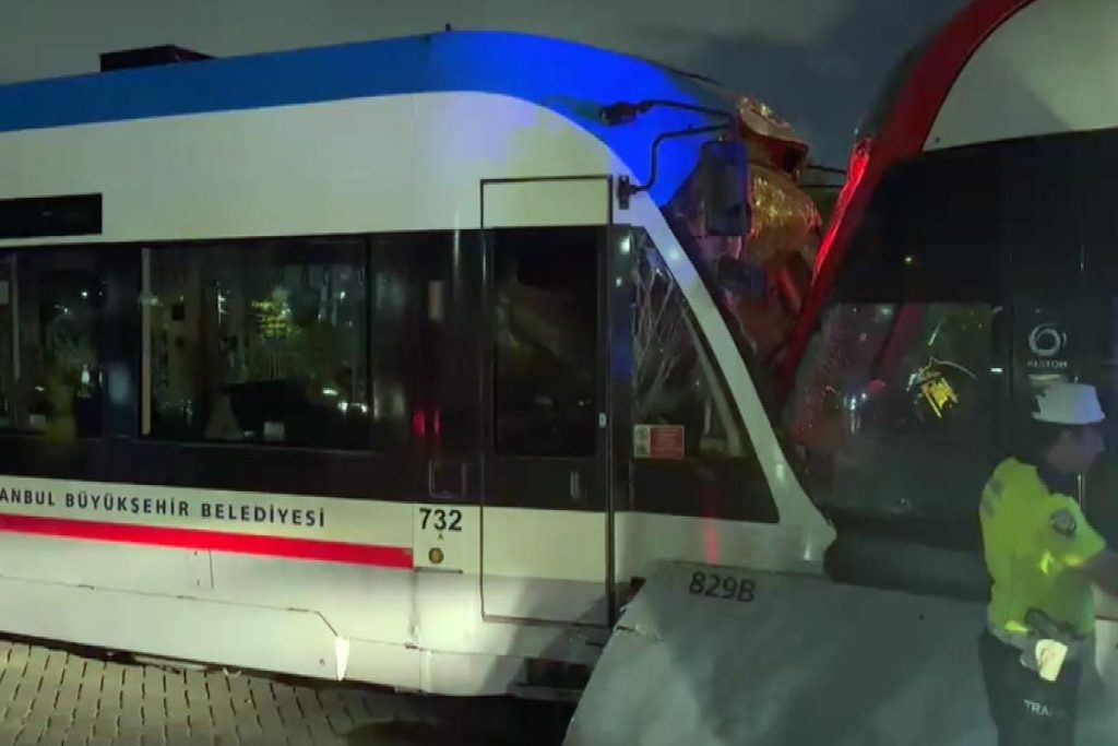 T1 Kabataş-Bağcılar tramvayında iki çarpışma