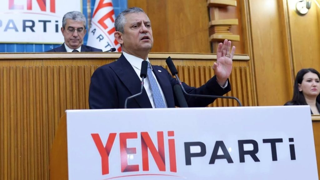 Yeni Parti’nin kuruluşu ve Özel’in mesajları