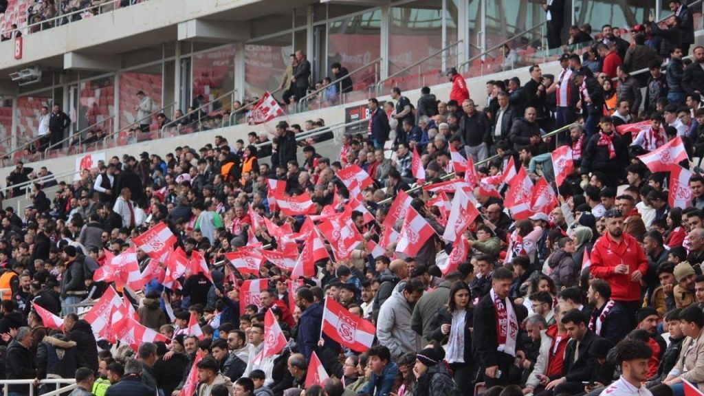 Yıldızeli’den Sivasspor tribünü için ulaşım desteği