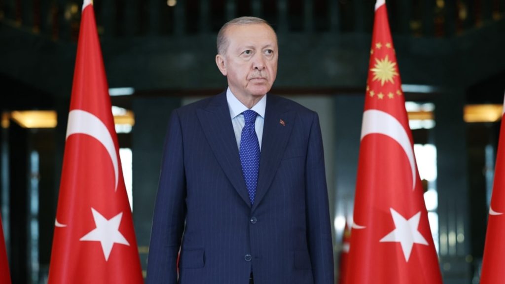 Zafer Haftası töreninde teğmenler için kutlama