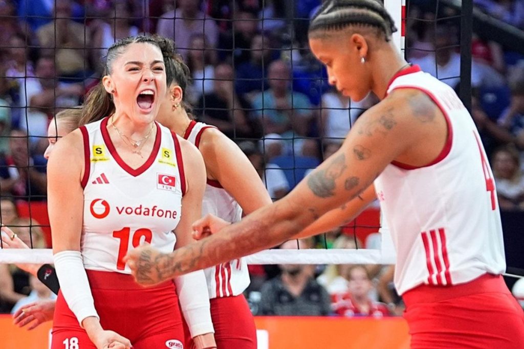 A Milli Kadın Voleybol Takımı Yarı Final İçin Yolunda