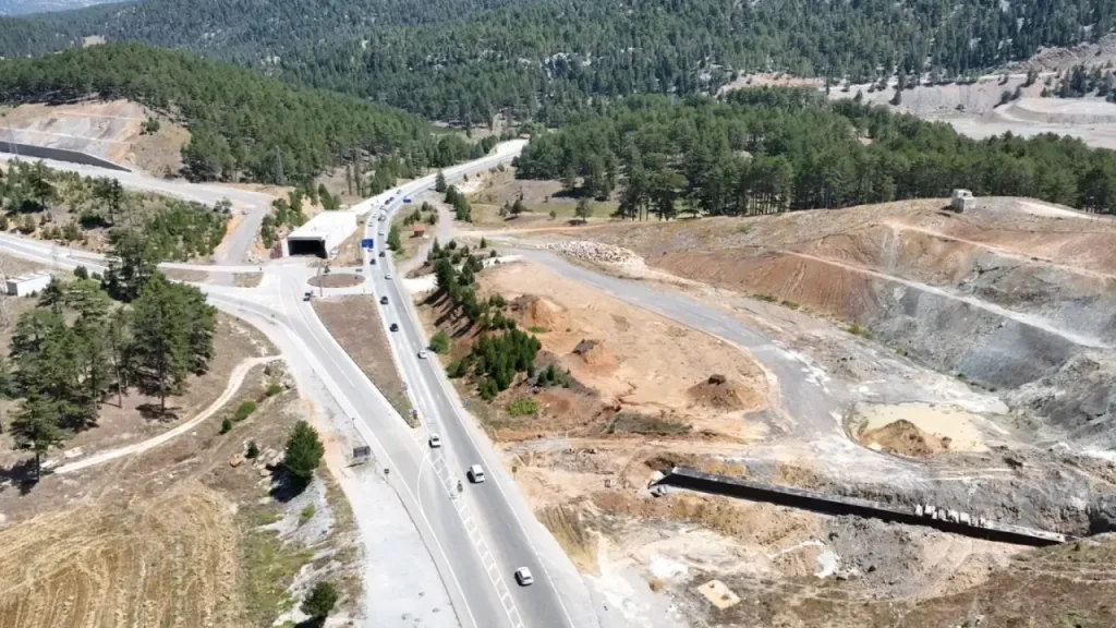 Alacabel Tüneli: Konya-Antalya Yolu 19,2 km Uzunluk ve 910 Milyon Lira Tasarruf