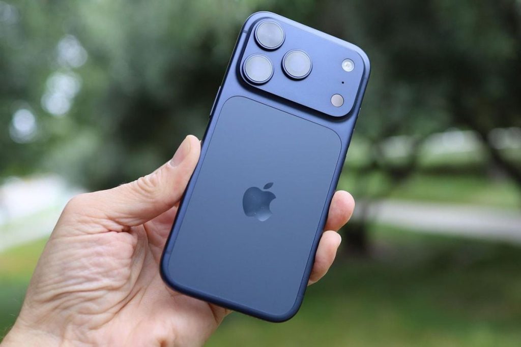 Apple: Eski iPhone modellerinde fiyat artışı ve yeni Pro serisi duyurusu