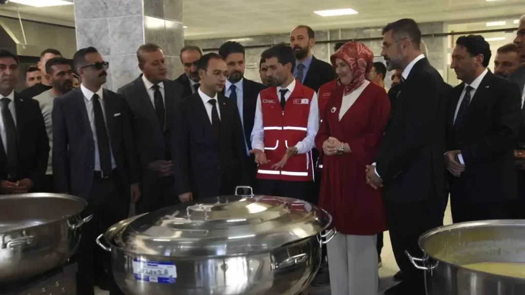 Bitlis’te Kızılay Aşevi Açılışı Ve Dayanışma Vurgusu
