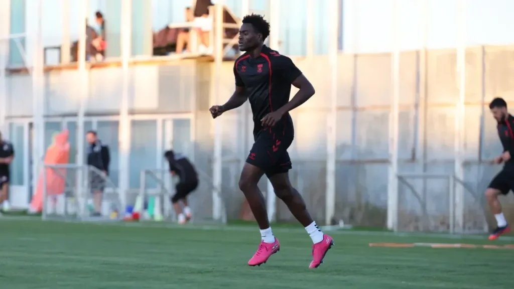 Ekenler Beton Sivasspor, Ceesay’i Kiraladı: İlk Antrenman Aşkın Görüuldu