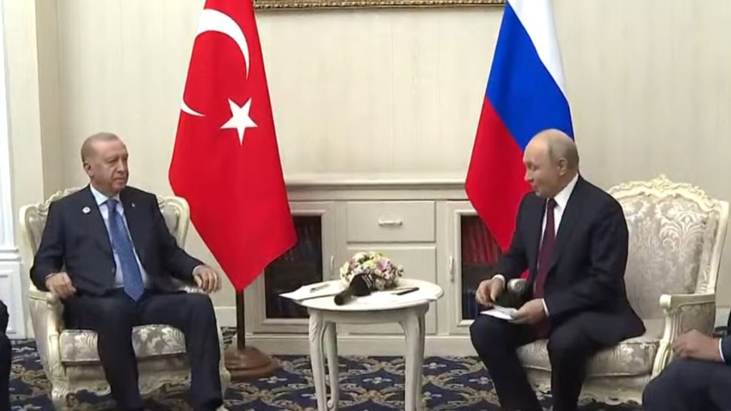 Erdoğan Şanghay Zirvesi için Bişkek’te, Putin’le görüşme