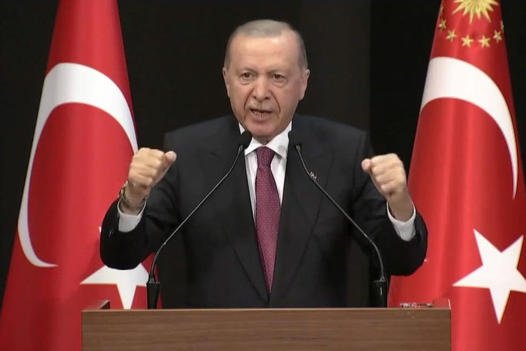 Erdoğan: Türkiye ve dünyanın en büyük siyasi hareketlerindeniz