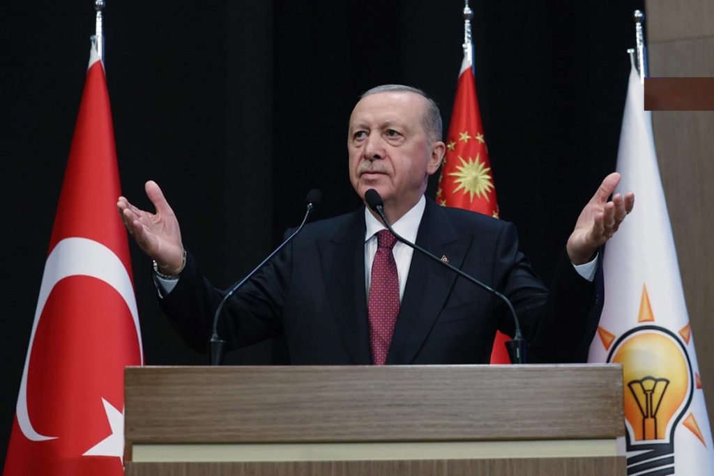 Erdoğan: Yoldan sapmayan AK Parti’nin 25 yılı
