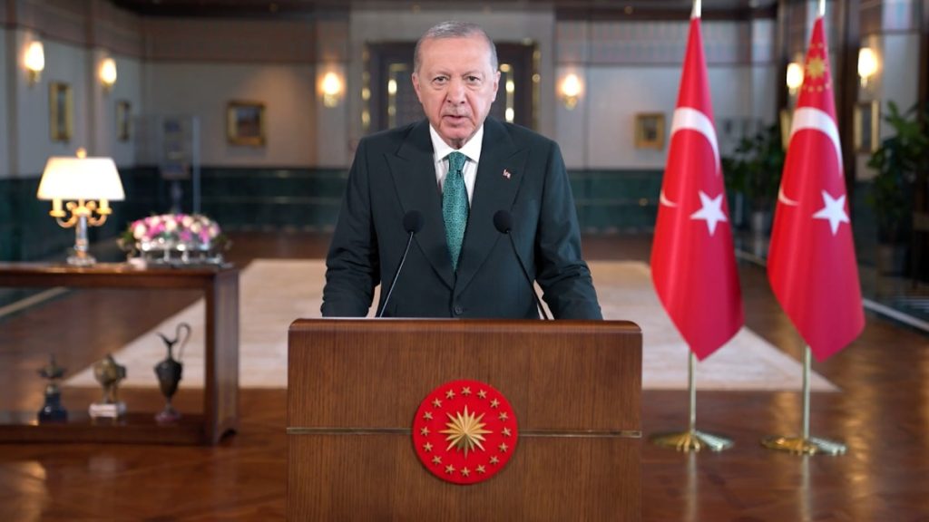 Erdoğan’dan Kurultaya video mesaj: Engeller kalkınca başarı orada