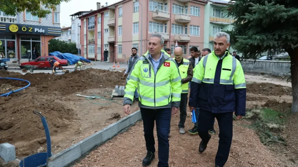 Kent genelinde ulaşım ve park çalışmaları sürüyor
