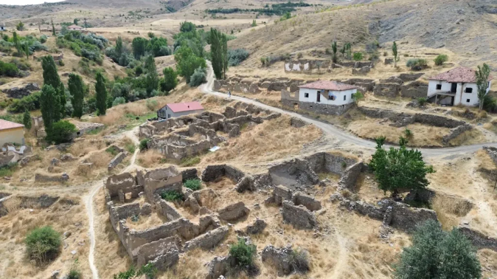 Kışla Köyü Göçün Ardındaki Sessizlik ve Doğa