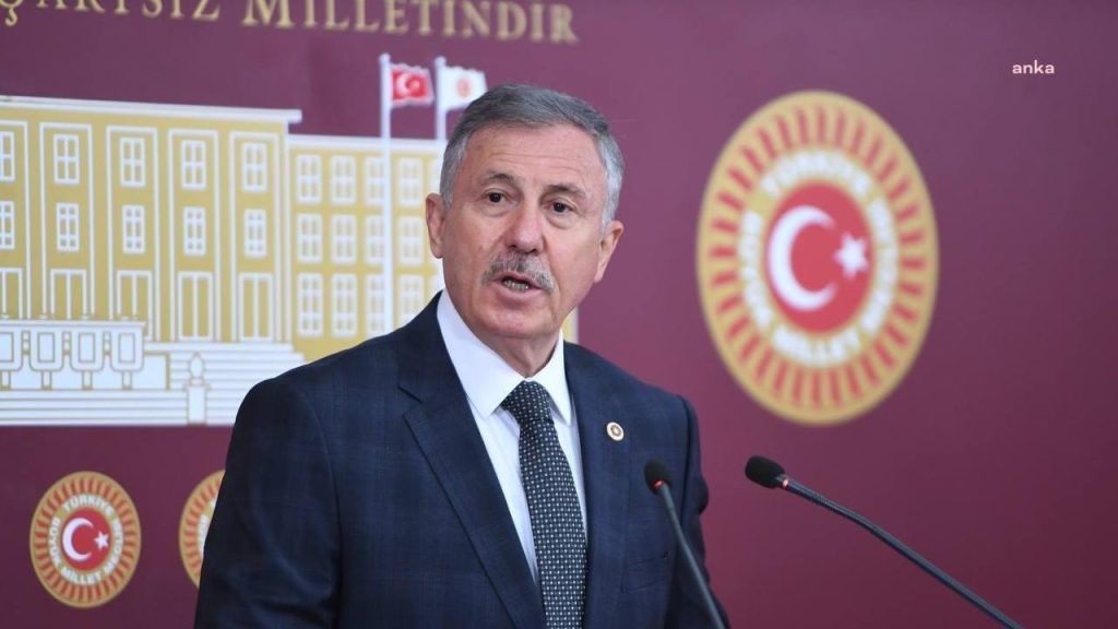 Özdağ: Davutoğlu’na karşı sert eleştiri ve parti kapatılmasına dair açıklama
