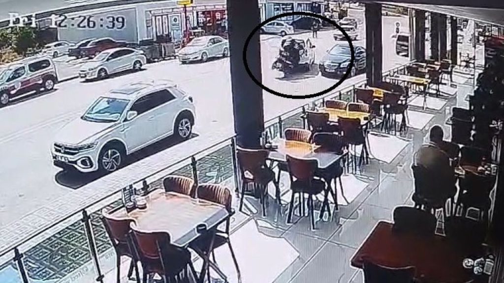 Pınarönü’nde 3 tekerlekli motosikletle hafif ticari araç çarpıştı