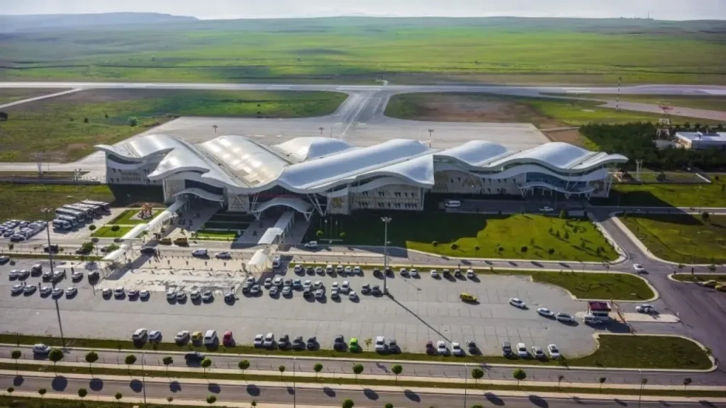 Sivas Nuri Demirağ Havalimanı’nda Temmuzda Yolcu ve Uçak Trafiği Artıyor