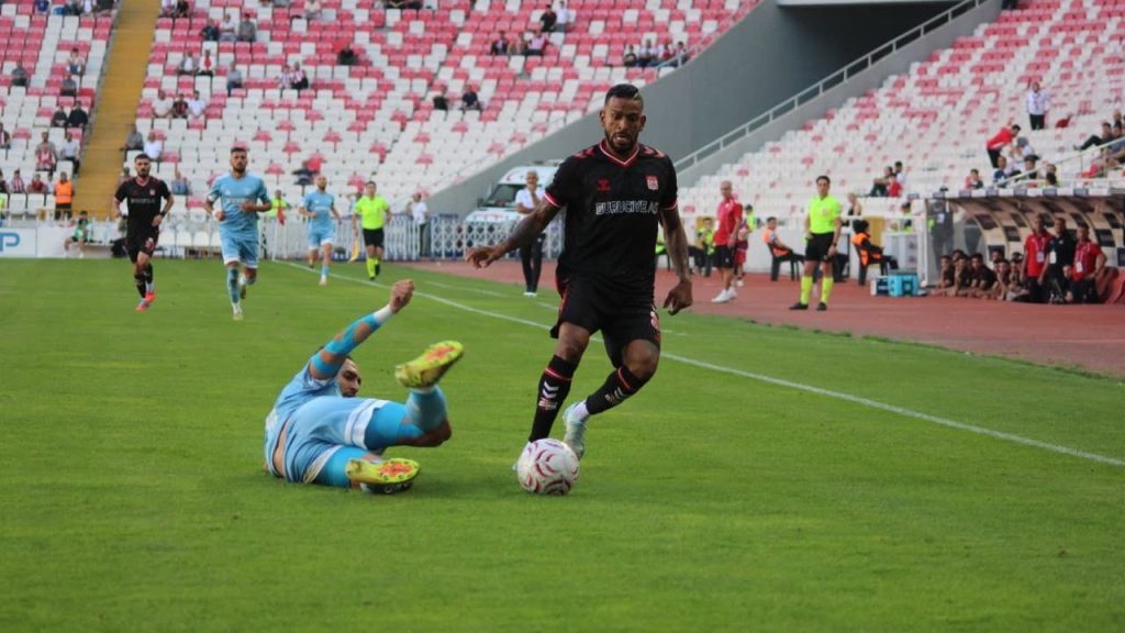 Sivasspor-Güçlü Muğlaspor 1-1: Manaj’ın golü geçerli sayılmadı