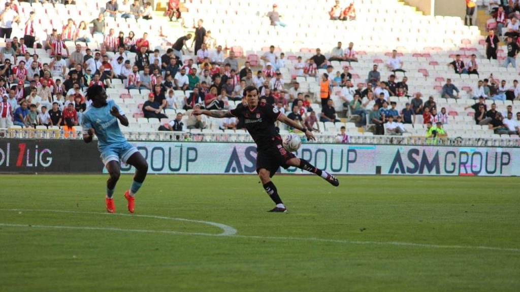 Sivasspor, Muğlaspor’u evinde 1-1’le tamamladı
