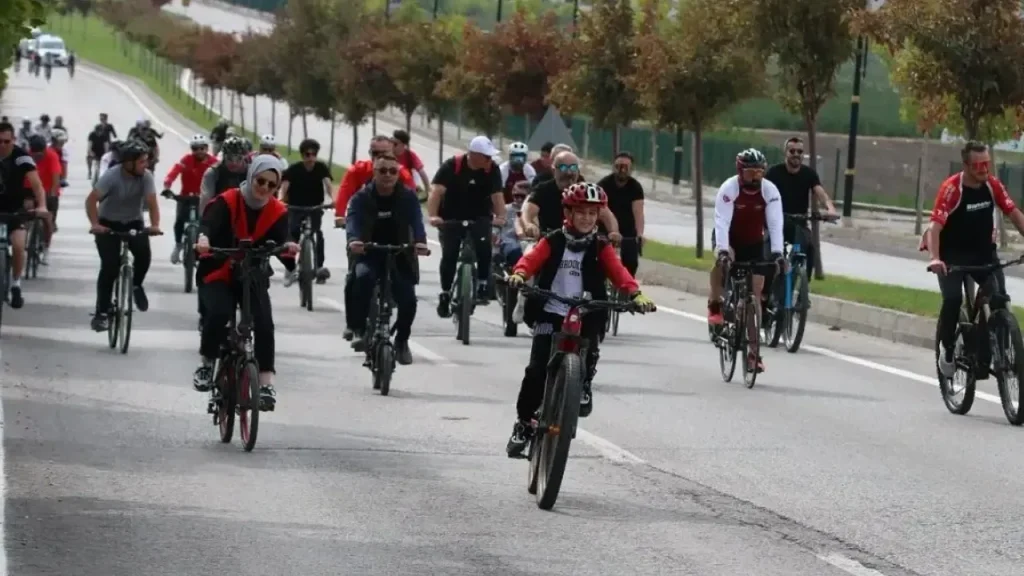 Sivas’ta Türkiye Pedallıyor etkinliğiyle bisikletçiler buluştu