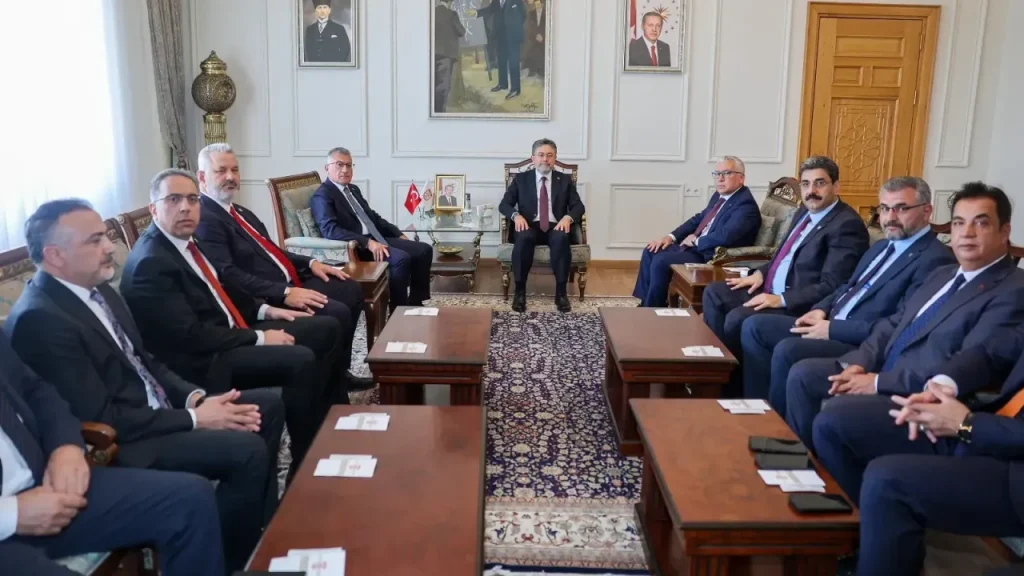 Yumurta etkinlikleri: Bakan Yumaklı Sivas’ta programlara katıldı