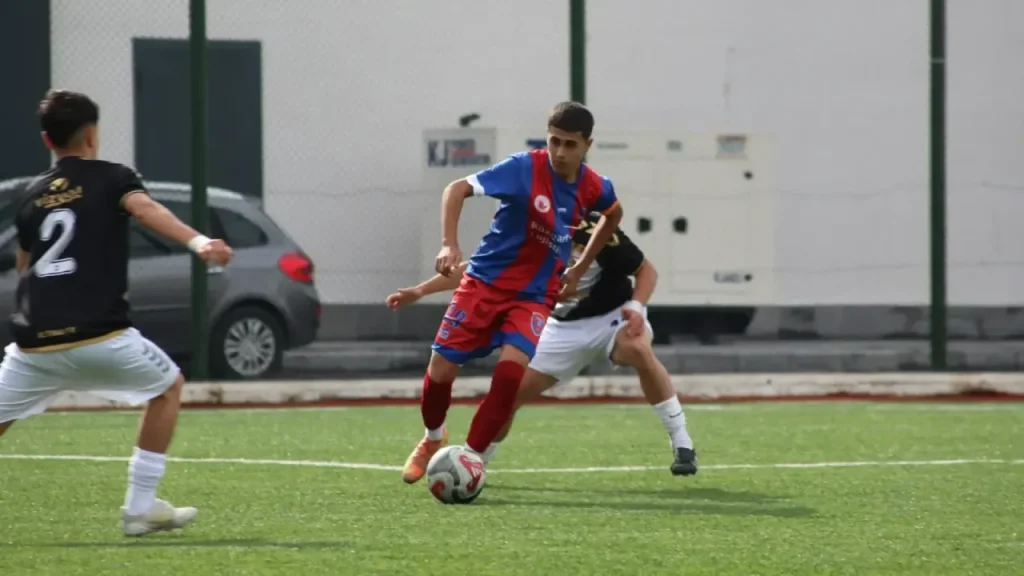 Altınayspor, 4 Eylülspor’u 3-0 yenerek zirveyi korudu