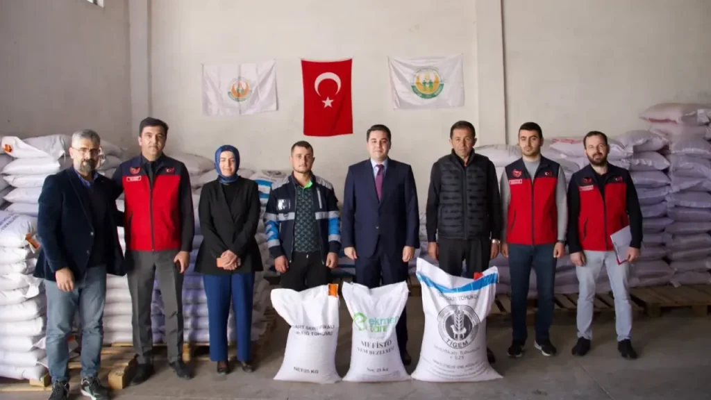 Altınyayla’da çiftçilere tohum desteği dağıtımı