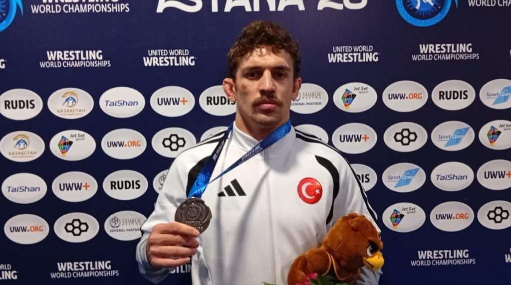 Astana’da 82 kiloda final: Yüksel Sarıçiçek gümüşte kaldı