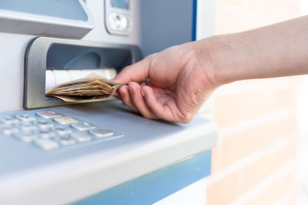 Avustralya ATM Açığıyla Erişilen Büyük Para Öyküsü