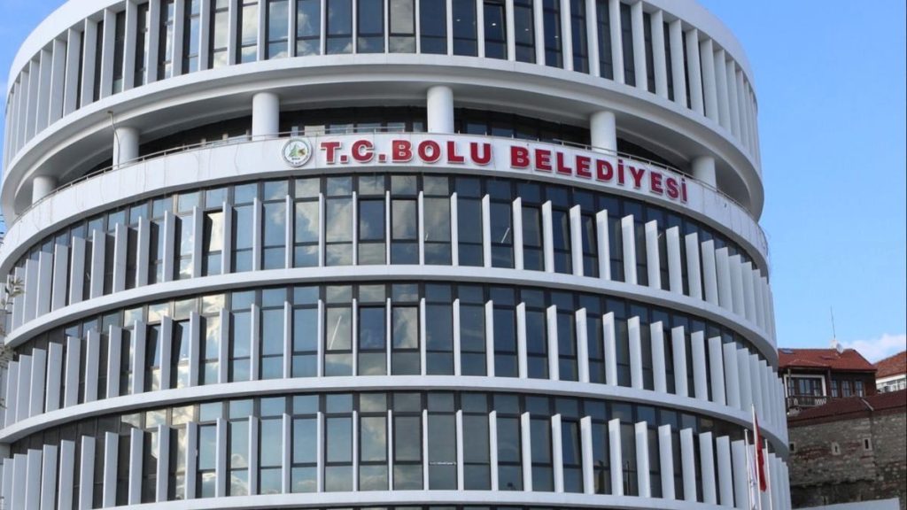 Bolu’da Şafak Operasyonu: 4 Gözaltı ve Belediye Yetkilileri