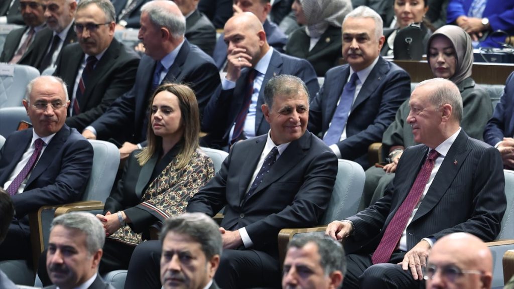 Cemil Tugay AK Parti’ye katıldı: Erdoğan rozetini taktı
