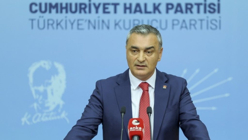 CHP ve Yeni Parti Çatışmasında İzmir Gerginliği Artıyor