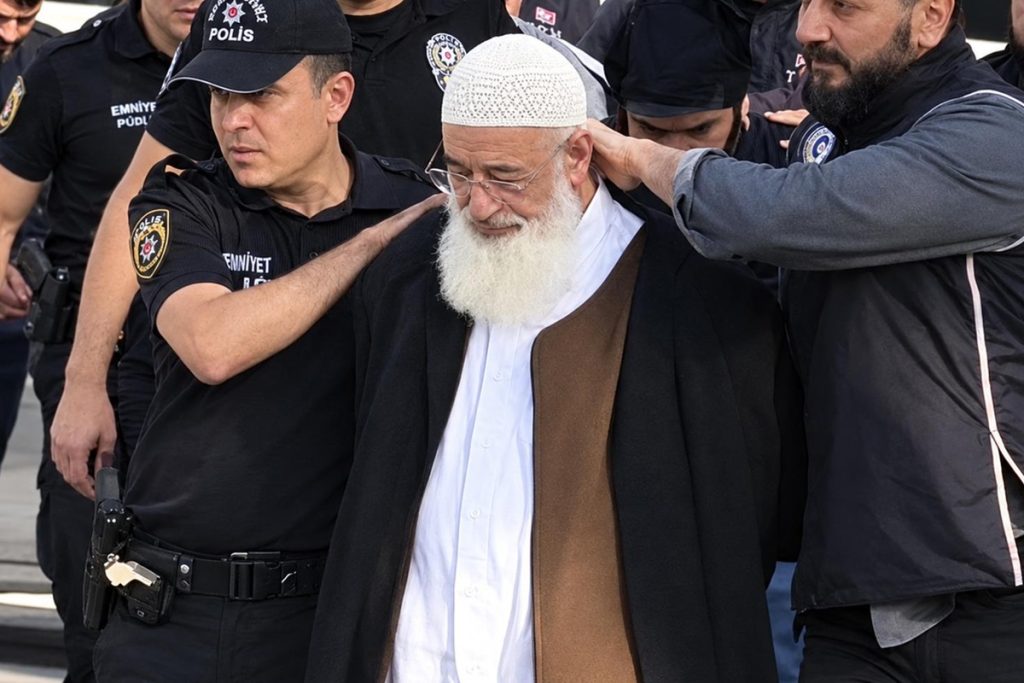 DEAŞ operasyonunda 8 ilde gözaltı sayısı 39