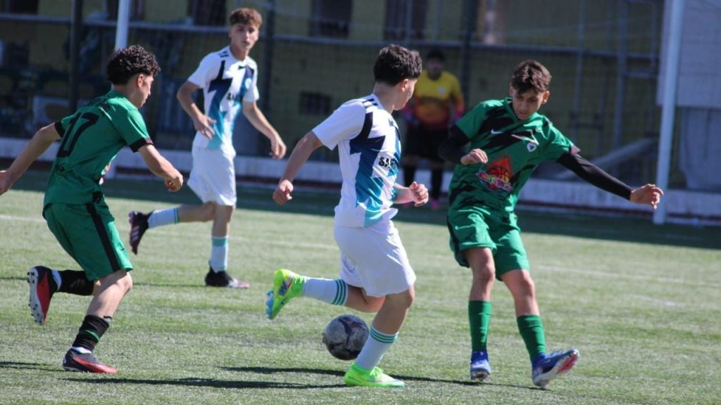 DSİ Spor, Volkan Spor’u 7-3 ile geçerek zirve takibini sürdürdü