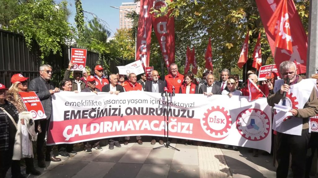 Emekliler: Sefaletle mücadele ve adalet talebi yükseliyor