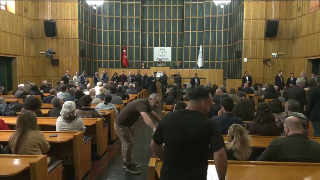 Fon Krizi ve Hukuk Eleştirileri: Bakırhan’ın Meclis Çağrısı
