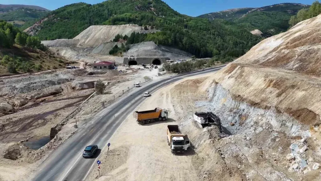 Geminbeli Tüneli için mekanik üstyapı çalışmaları başladı