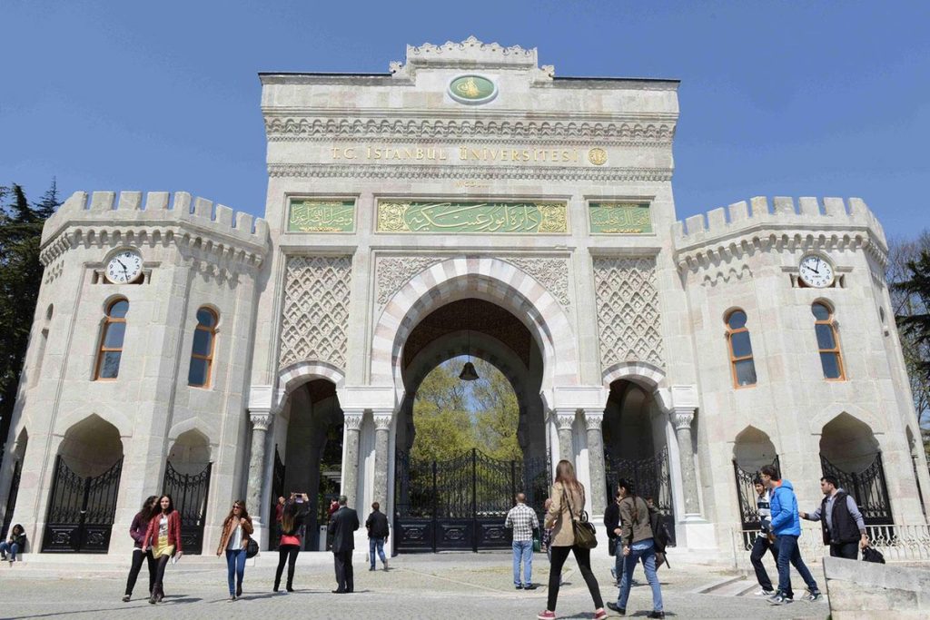 İstanbul Üniversitelerinde Bir Gün Eğitim-İş Programı