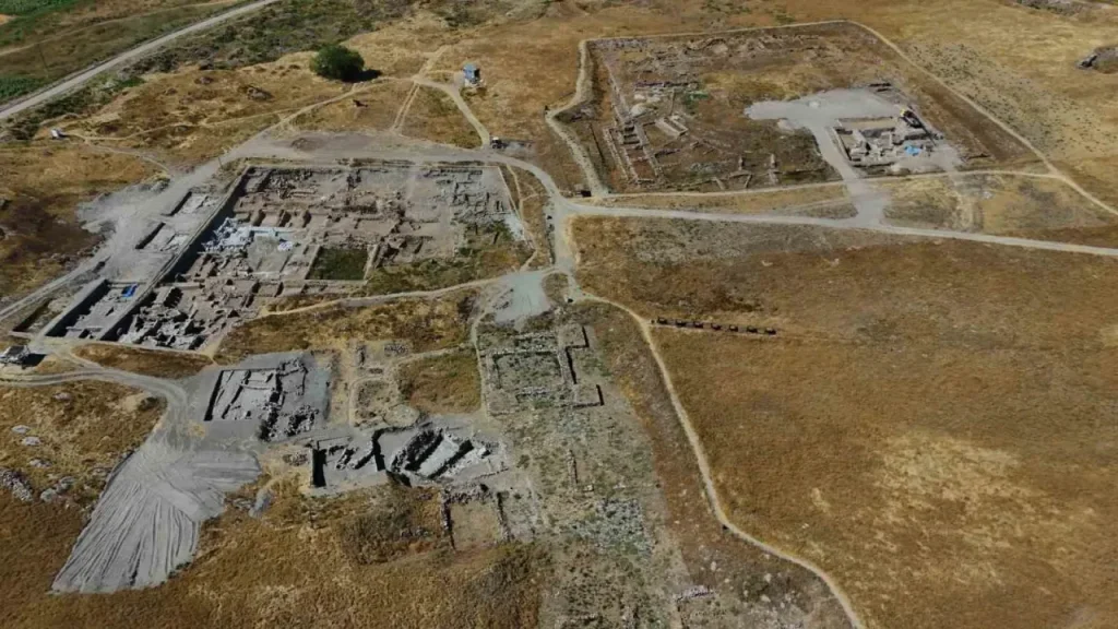 Kültepe’de Helenistik Dönem’e Ağırlık: Anıtsal Yapı ve Mozaiğin İzleri