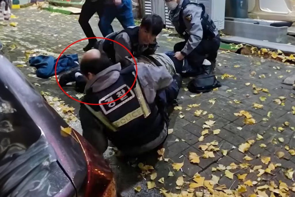 Peruğu Başına Yeniden Yerleştiren Polis Müdahalesi Olayı